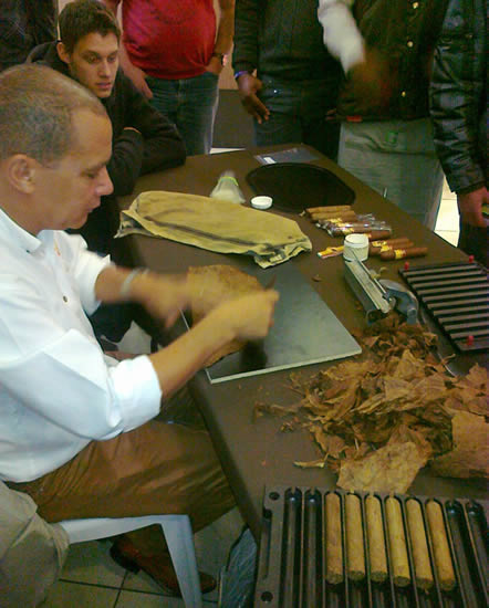 Cigar rolling